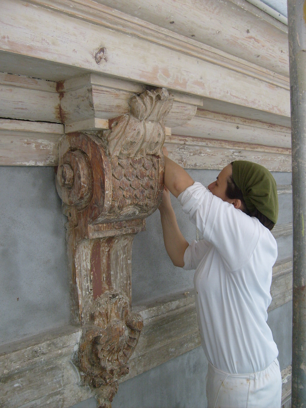 restauro esterno opere colonne lignee